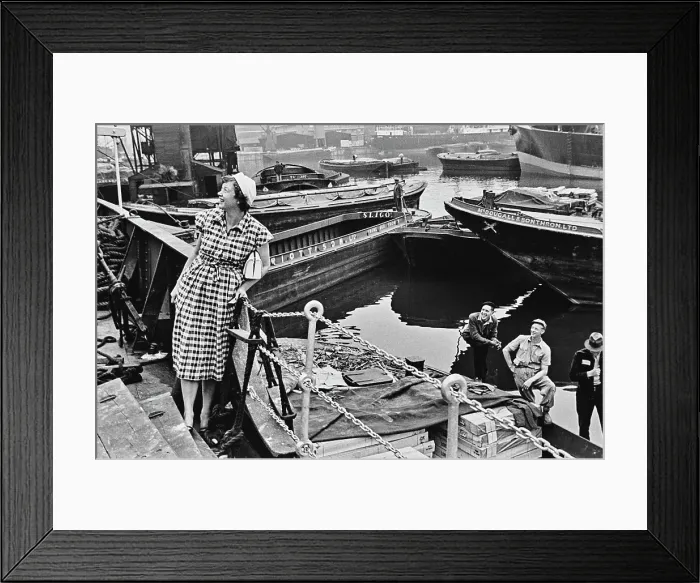Framed Print : Women Reporters Framed Print : Women Reporters
