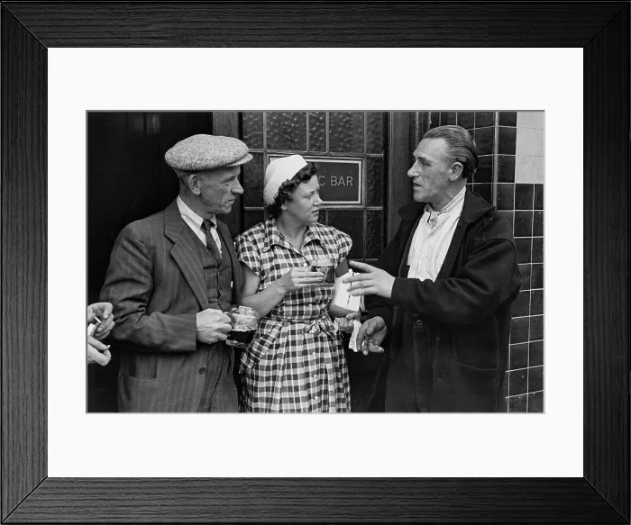 Framed Print : Women Reporters Framed Print : Women Reporters
