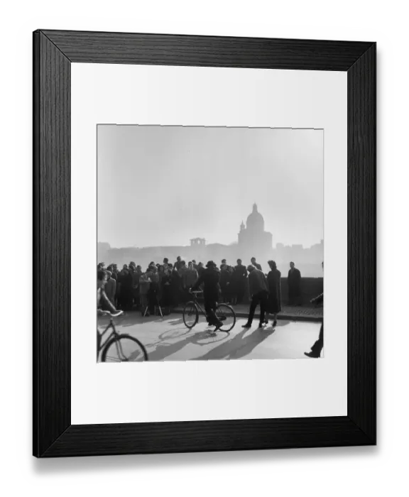 Framed Print : Fashion In Florence Framed Print : Fashion In Florence