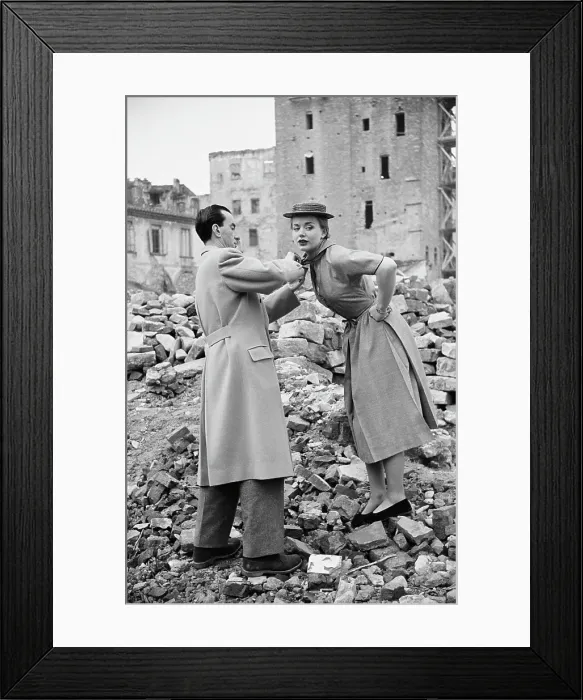 Framed Print : Florentine Fashion Framed Print : Florentine Fashion