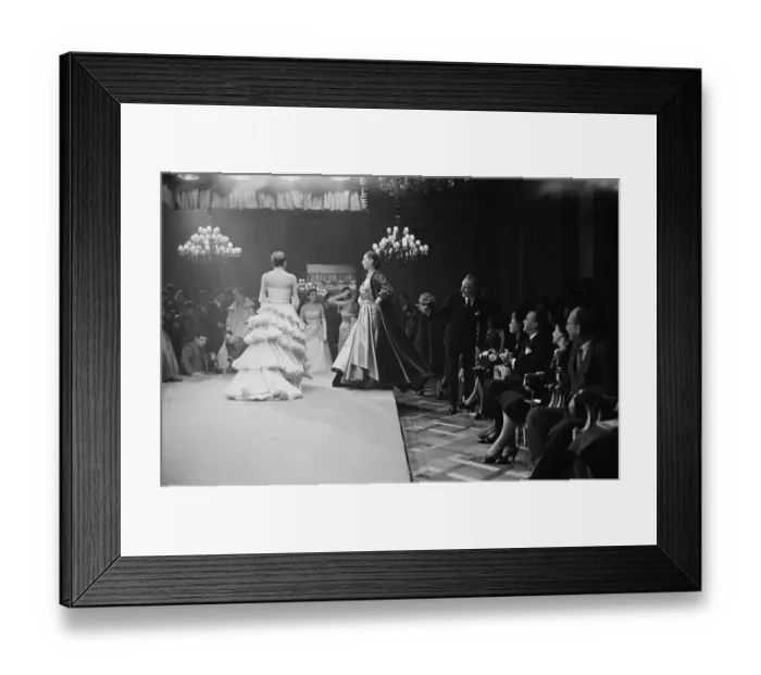 Framed Print : Florentine Fashion
