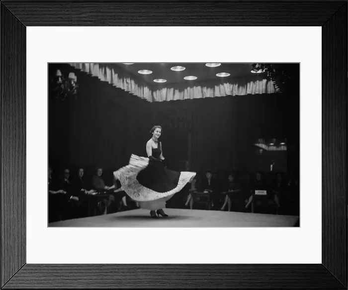 Framed Print : Florentine Fashion Framed Print : Florentine Fashion