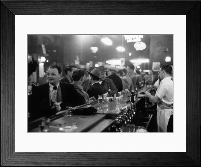 Framed Print : Bar Flies. 14th December 1951: Customers at a New York bar Framed Print : Bar Flies. 14th December 1951: Customers at a New York bar