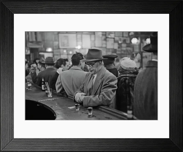 Framed Print : New York Bar Scene Framed Print : New York Bar Scene