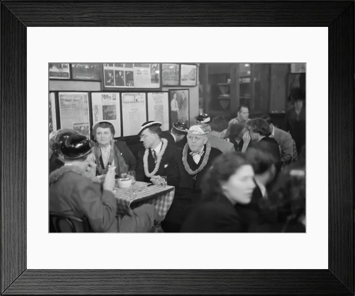 Framed Print : New York Bar Scene