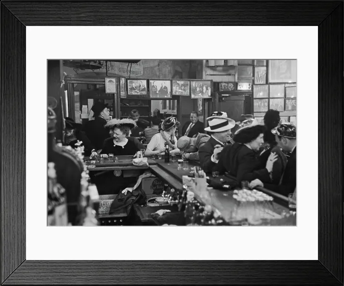 Framed Print : New York Bar Scene Framed Print : New York Bar Scene