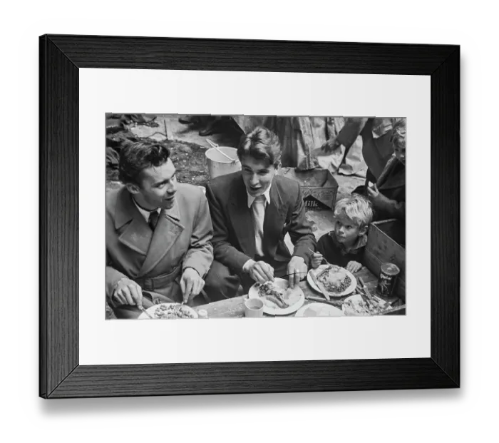 Framed Print : Hunted. English actor, Dirk Bogarde (left) and Scottish child actor Framed Print : Hunted. English actor, Dirk Bogarde (left) and Scottish child actor