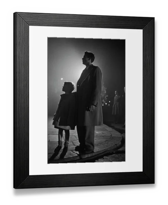 Framed Print : Hunted. English actor, Dirk Bogarde and Scottish child actor