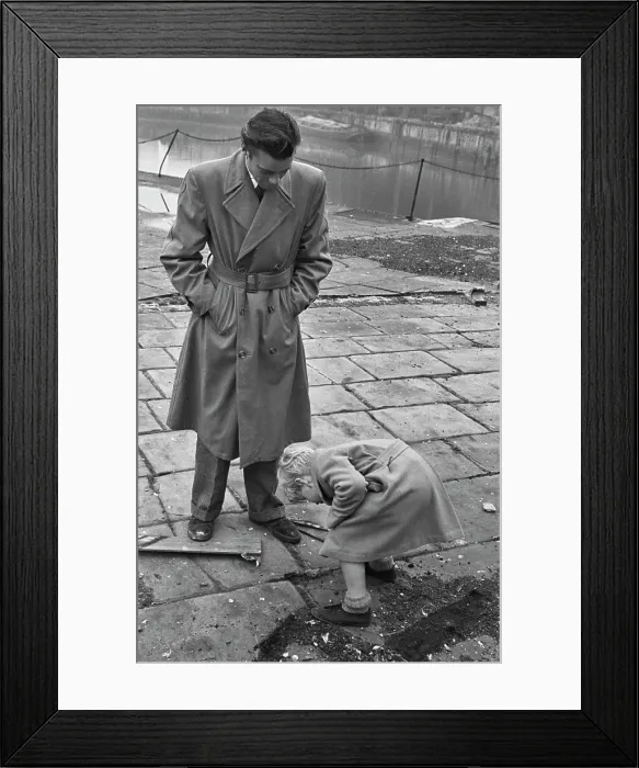 Framed Print : Bogarde's Sidekick Framed Print : Bogarde's Sidekick