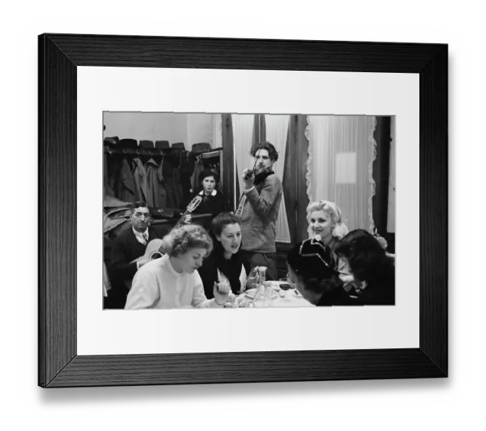Framed Print : Bluebell Girls Dine Out In Milan Framed Print : Bluebell Girls Dine Out In Milan