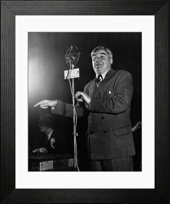 Framed Print : Put Down. Labour MP, Aneurin Bevan (1897 - 1960) dealing with a heckler Framed Print : Put Down. Labour MP, Aneurin Bevan (1897 - 1960) dealing with a heckler