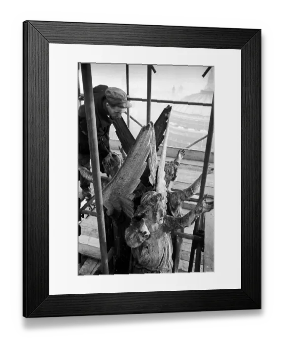Framed Print : Cleaning The Albert Memorial Framed Print : Cleaning The Albert Memorial
