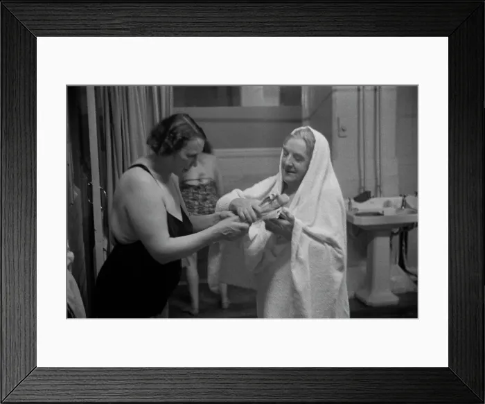 Framed Print : Ladies Turkish Bath Framed Print : Ladies Turkish Bath