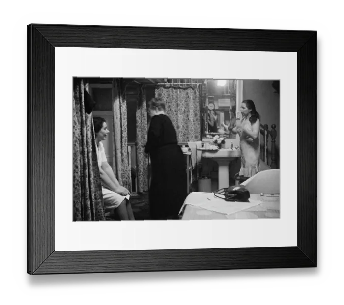 Framed Print : Ladies Turkish Bath Framed Print : Ladies Turkish Bath