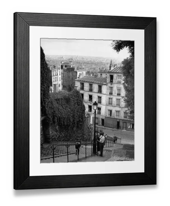 Framed Print : Romance In Paris