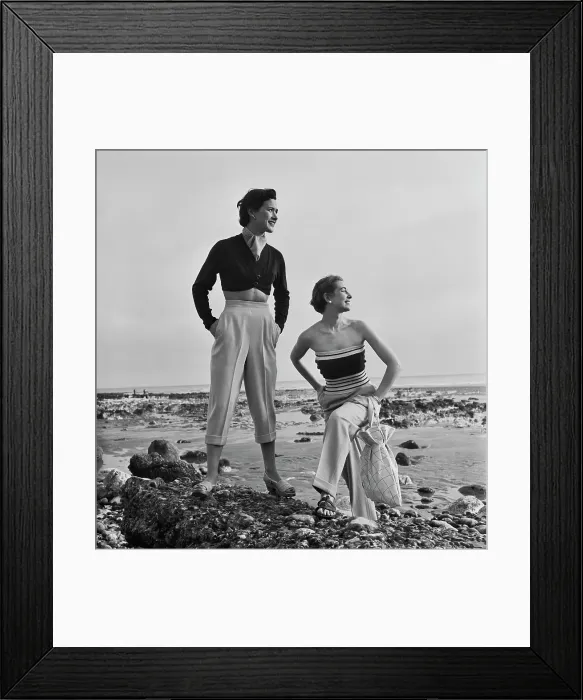 Framed Print : Jaeger Beach Outfits
