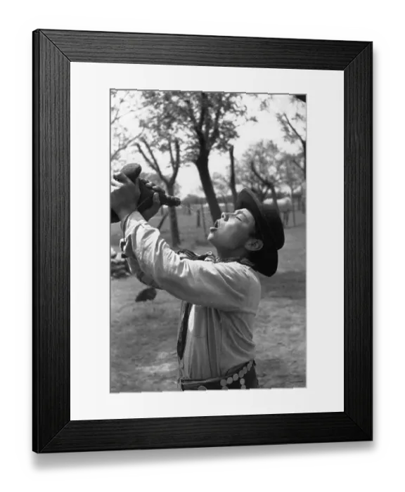Framed Print : Thirsty Gaucho Framed Print : Thirsty Gaucho