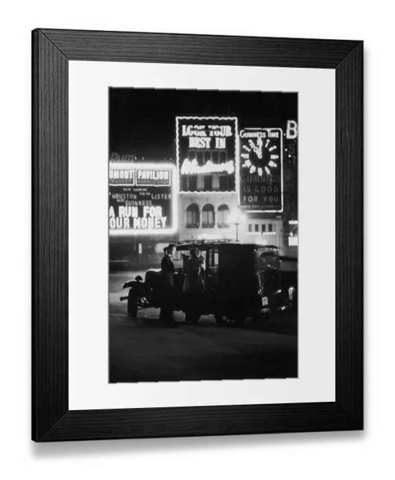 Framed Print : Piccadilly Circus Framed Print : Piccadilly Circus