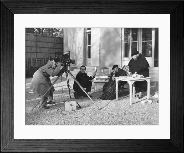 Framed Print : Utrillo. December 1949: The set of the film La Vie Dramatique D'Utrillo with Utrillo Framed Print : Utrillo. December 1949: The set of the film La Vie Dramatique D'Utrillo with Utrillo