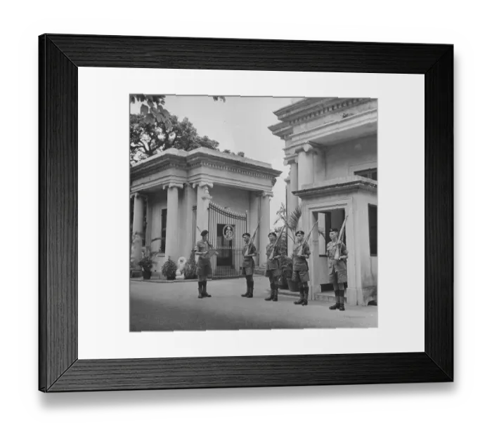 Framed Print : On Guard. 29th October 1949: Troops standing guard at the gatehouse of Government House Framed Print : On Guard. 29th October 1949: Troops standing guard at the gatehouse of Government House