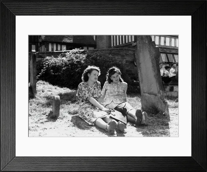 Framed Print : Hop Pickers Relax Framed Print : Hop Pickers Relax
