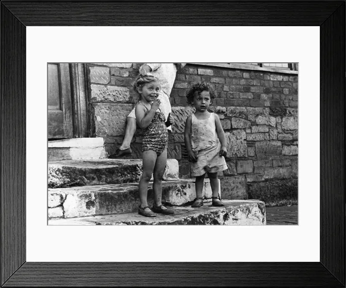 Framed Print : Hop Pickers Kids Framed Print : Hop Pickers Kids
