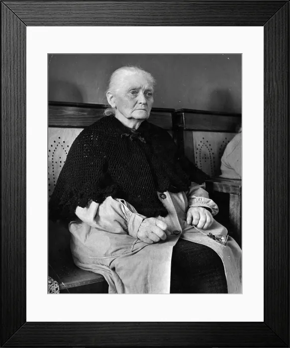 Framed Print : Old Woman. 19th March 1949: Catherine Jane Jeffreys stays at the Eventide Framed Print : Old Woman. 19th March 1949: Catherine Jane Jeffreys stays at the Eventide