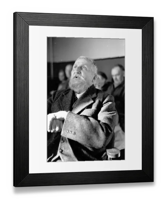 Framed Print : Phil Tanner Sings Framed Print : Phil Tanner Sings