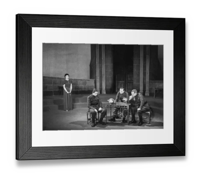 Framed Print : Antigone. British actress Vivien Leigh (1913 - 1967) on stage at the New Theatre Framed Print : Antigone. British actress Vivien Leigh (1913 - 1967) on stage at the New Theatre