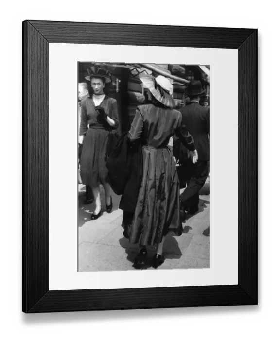 Framed Print : New Look. The New Look has arrived from the Paris catwalks to the London streets Framed Print : New Look. The New Look has arrived from the Paris catwalks to the London streets