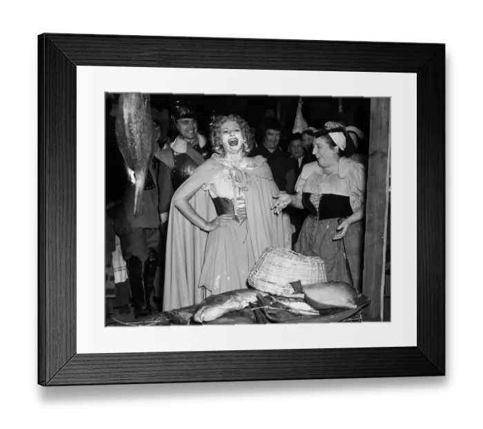 Framed Print : Pie Face. 25th September 1948: British actress Margaret Lockwood Framed Print : Pie Face. 25th September 1948: British actress Margaret Lockwood
