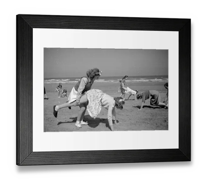 Framed Print : Wheelbarrow Race Framed Print : Wheelbarrow Race