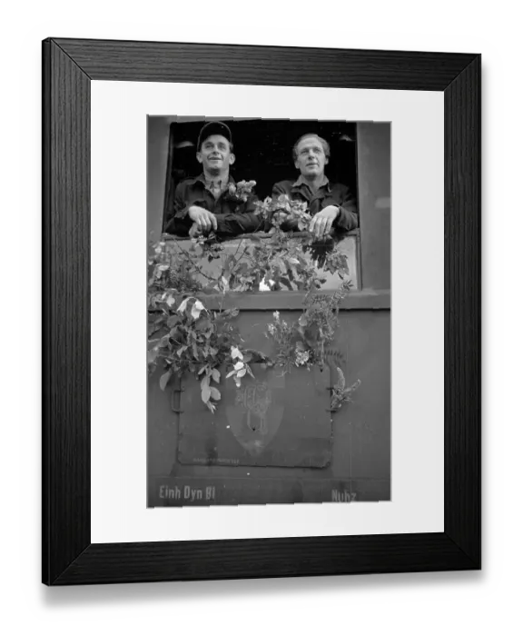 Framed Print : First Sight Of Home Framed Print : First Sight Of Home