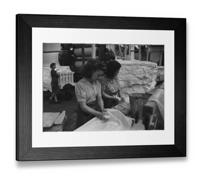 Framed Print : Hand Scrubbing Framed Print : Hand Scrubbing