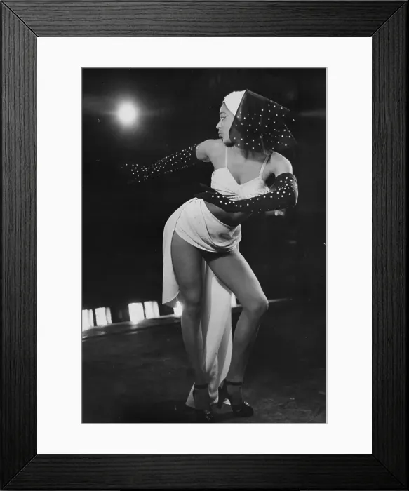 Framed Print : Calypso Woman Framed Print : Calypso Woman