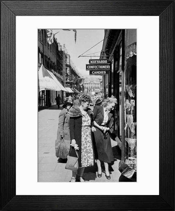 Framed Print : Singers Sightseeing