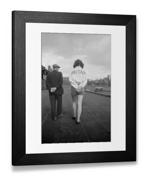 Framed Print : Runner's Stroll