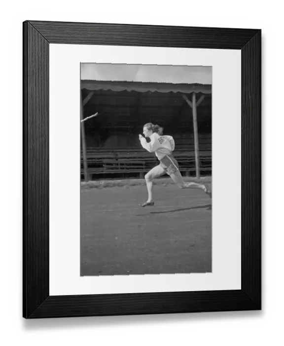 Framed Print : Gardner Running