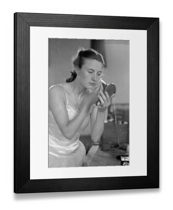 Framed Print : Glamour Hurdler Framed Print : Glamour Hurdler