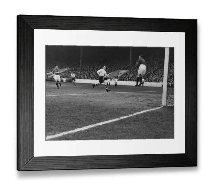 Framed Print : Man U Vs Preston North End Framed Print : Man U Vs Preston North End