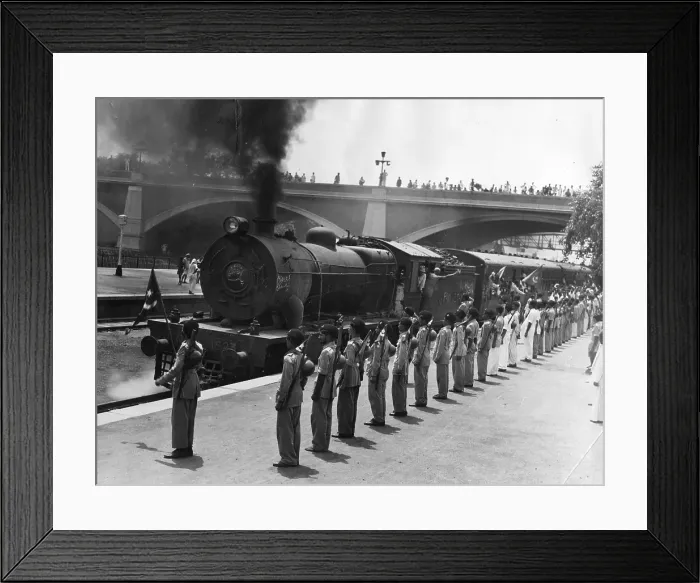 Framed Print : Muslims Depart