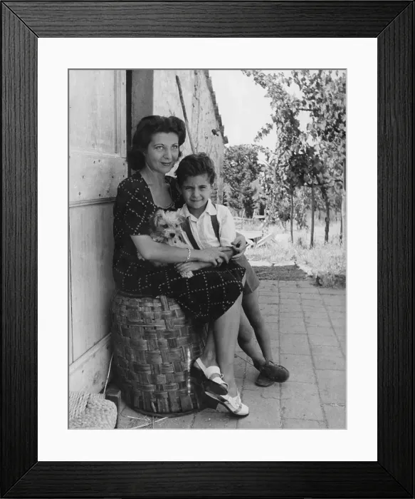 Framed Print : Signora Monti Framed Print : Signora Monti