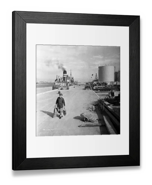 Framed Print : Wisbech. 14th December 1946: Oil tanker discharging oil at the new quay at Wisbech Framed Print : Wisbech. 14th December 1946: Oil tanker discharging oil at the new quay at Wisbech