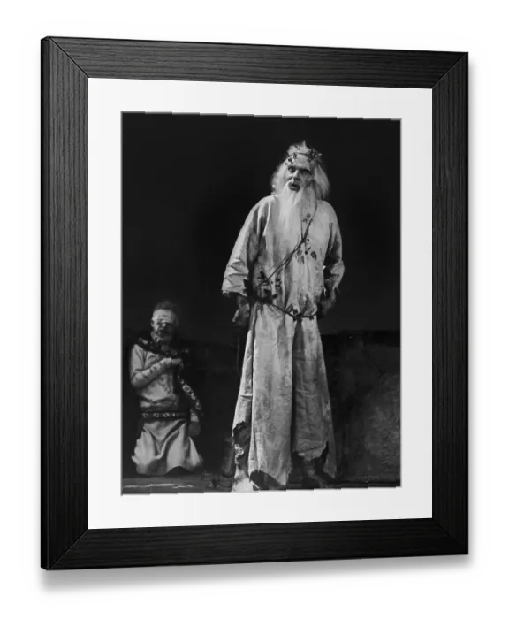 Framed Print : Olivier As Lear Framed Print : Olivier As Lear
