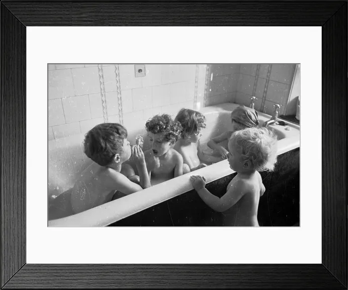 Framed Print : Bath Time. 7th September 1946: Five children enjoying a bath together in Framed Print : Bath Time. 7th September 1946: Five children enjoying a bath together in