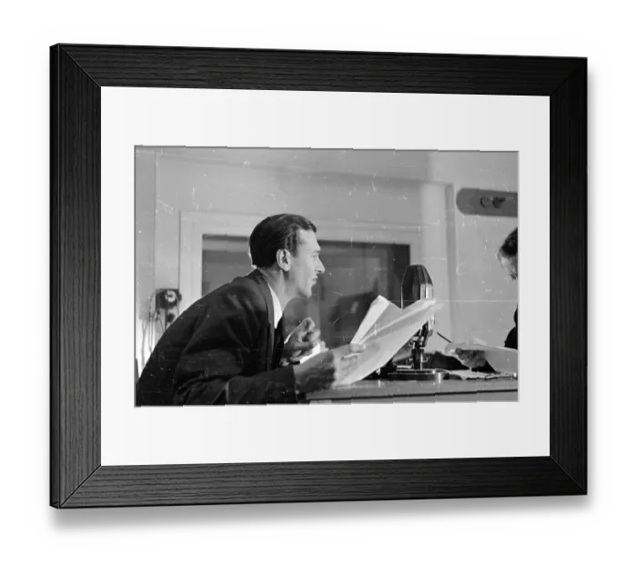 Framed Print : Valentine Dyall Framed Print : Valentine Dyall