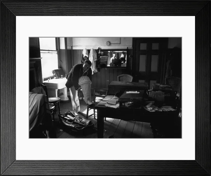 Framed Print : Padding Up Framed Print : Padding Up