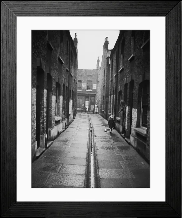 Framed Print : Stepney Backstreet Framed Print : Stepney Backstreet
