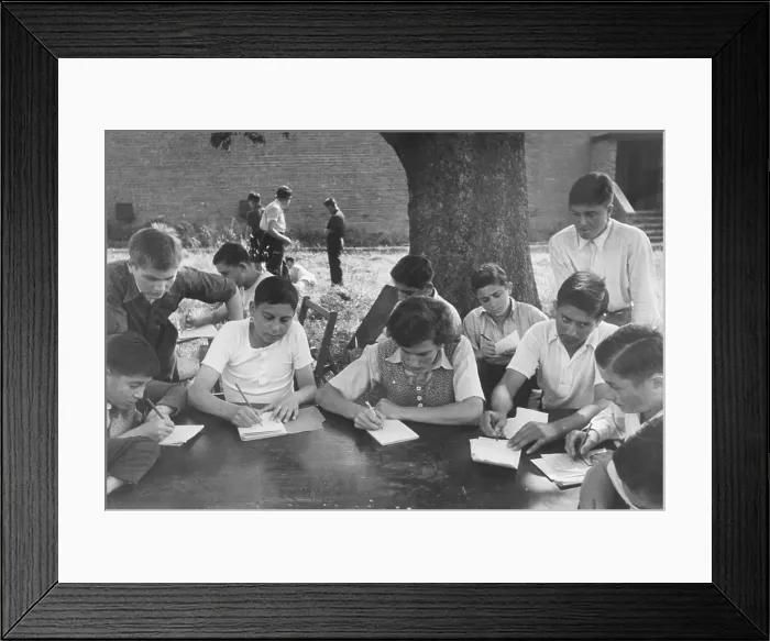Framed Print : Jewish Refugees