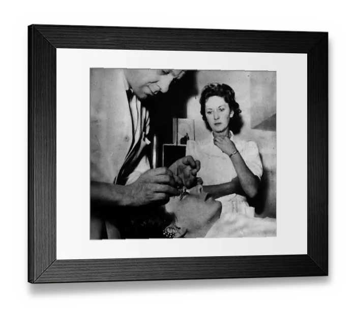 Framed Print : Eye Casting Framed Print : Eye Casting